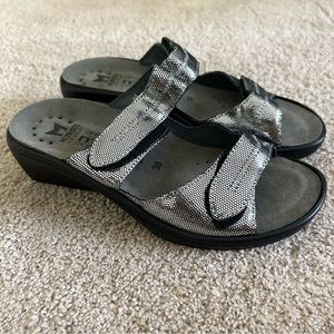 NWOT Mephisto Mobils - Silver Paula Wedge Sandals